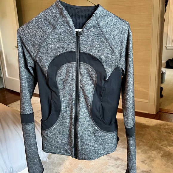 Lululemon Soul Define style jacket - Picture 2 of 4
